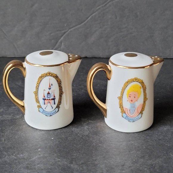 Disney Dining Vintage Disneyland Teapot Ceramic Salt And Pepper